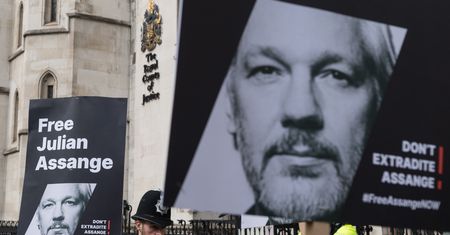 Julian Assange wygrał w sądzie. Może dalej odwoływać się od ekstradycji