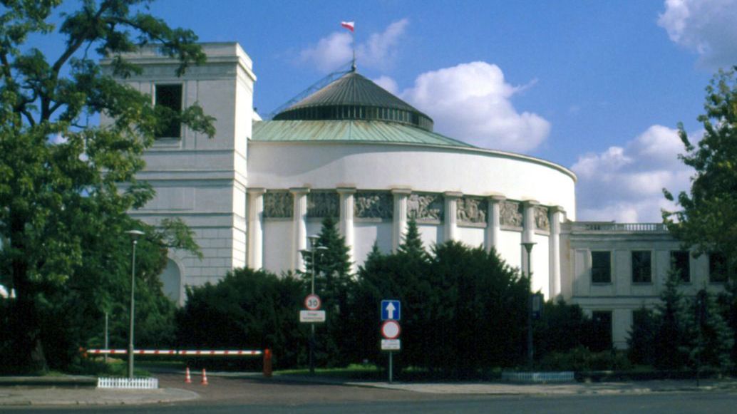 Podróże polityków będą nas kosztować miliony