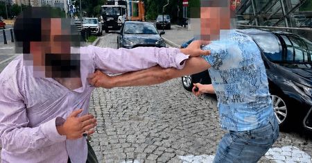 Pobił taksówkarza pałką teleskopową. Został zatrzymany