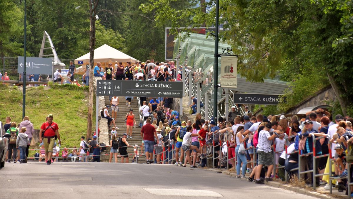 Kolejka na Kasprowy Wierch to jedno z najbardziej obleganych miejsc w Zakopanem