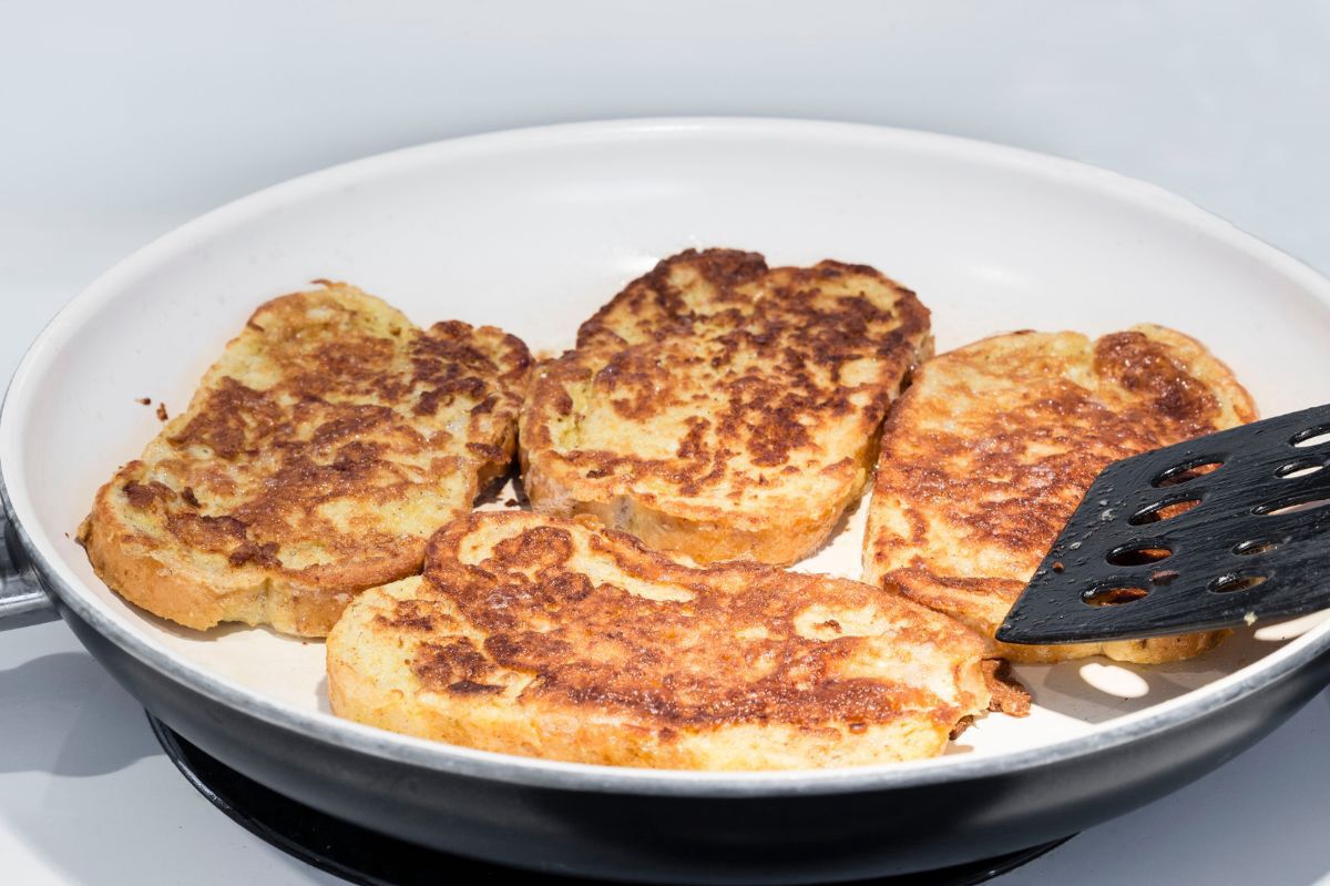 Bread in egg - Delicacies