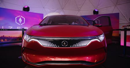 Po co nam elektryczna Izera? "Potrzebna jak Volkswagen Niemcom, a Renault Francuzom"
