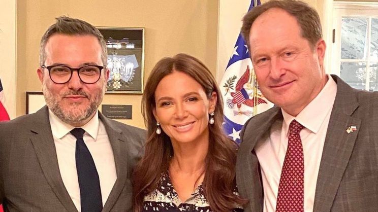 Kinga Rusin WRÓCIŁA do Warszawy i pospieszyła na spotkanie z ambasadorem USA.