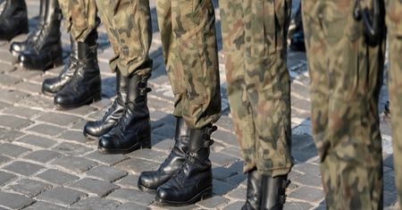 Zarzuty dla wojskowych. Przekręty na setki milionów złotych