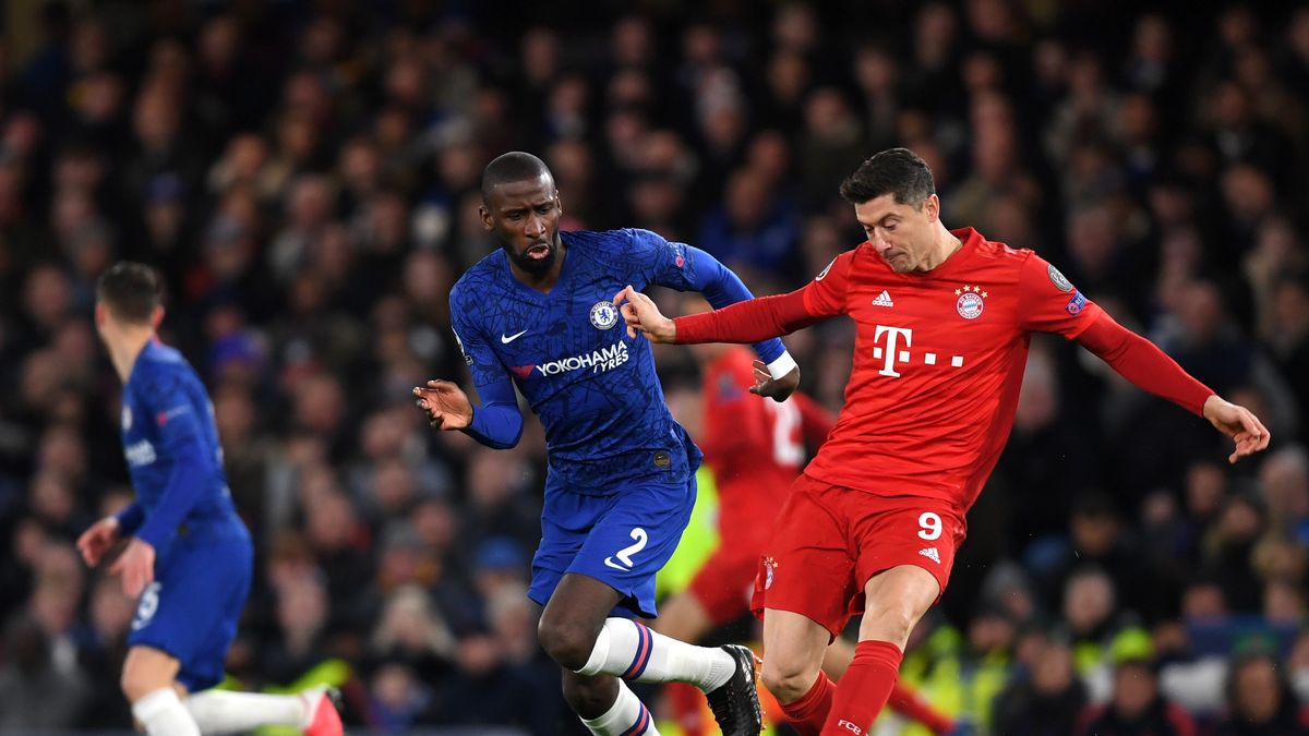 LONDON, ENGLAND - FEBRUARY 25: Robert Lewandowski of Bayern Munich is closed down by Antonio Rudiger of Chelsea during the UEFA Champions League round of 16 first leg match between Chelsea FC and FC Bayern Muenchen at Stamford Bridge on February 25, 2020 in London, United Kingdom. (Photo by Darren Walsh/Chelsea FC via Getty Images)