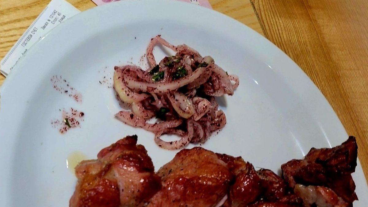 Okupanci czekali na zamówienie w restauracji, ale zostali zaatakowani z karabinów 