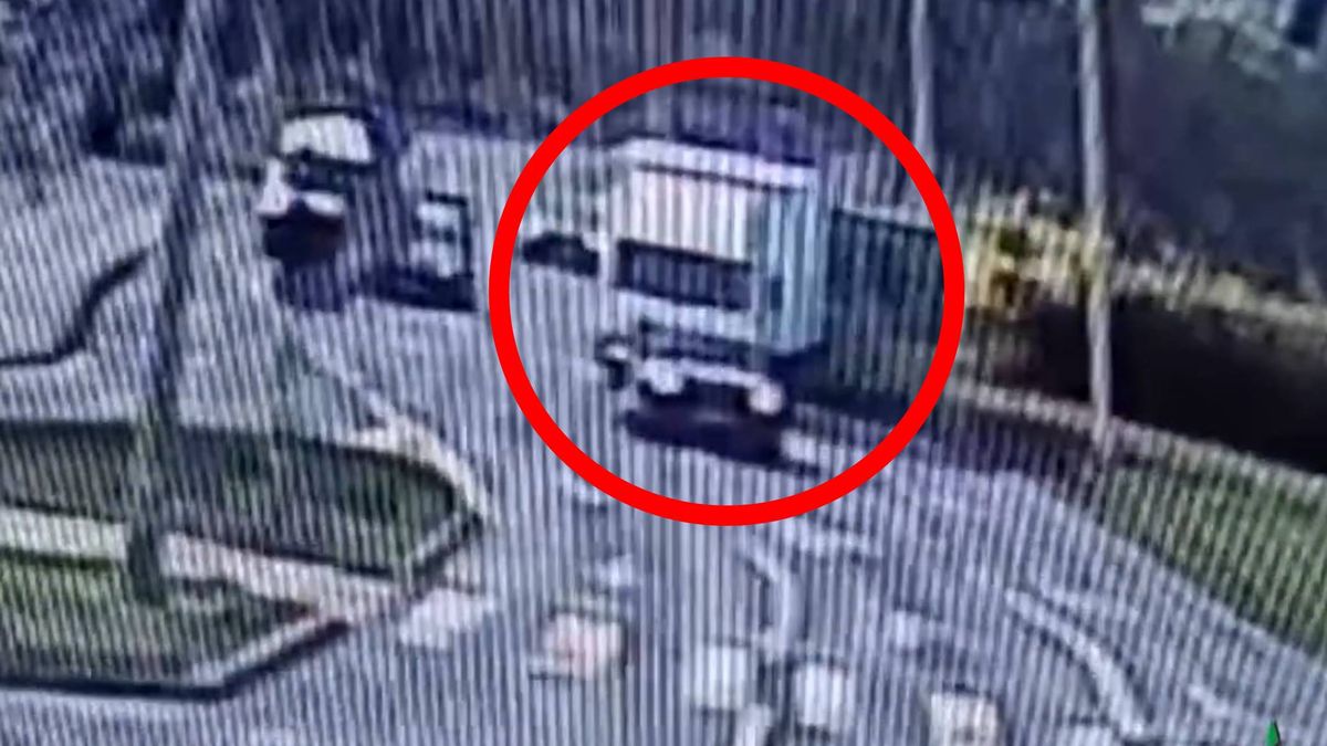 Samochód osobowy celowo zajechał drogę ciężarówce