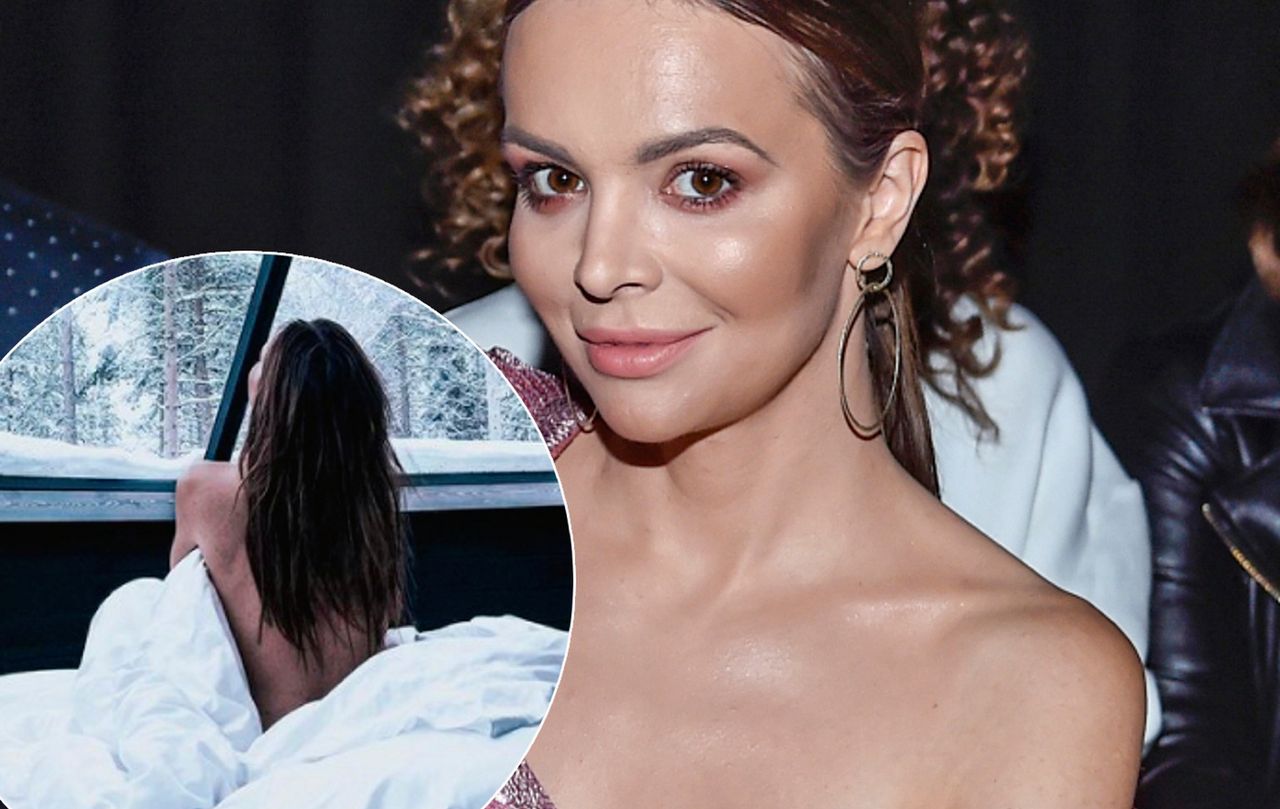 Ania Wendzikowska pozuje topless w łóżku. Ale nie to jest najbardziej zaskakujące