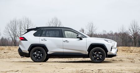 Test Toyoty RAV4 Hybrid: jej napęd sprawia, że diesel nie ma sensu