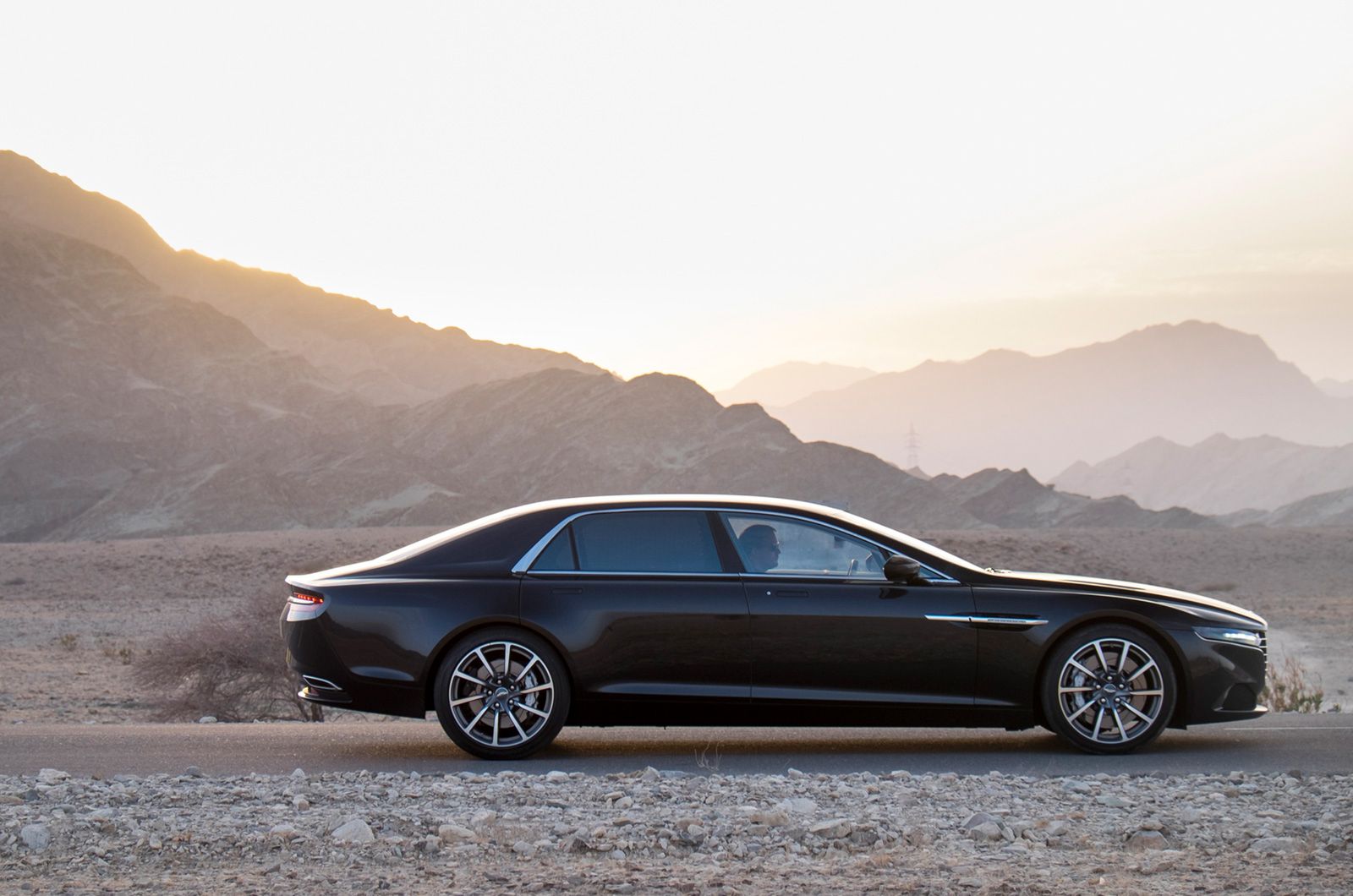 Aston Martin Lagonda: zobacz go na nowych zdjęciach! 26
