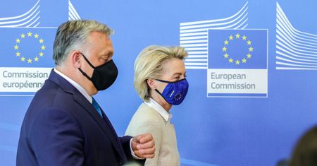Komisja Europejska negocjuje szósty pakiet sankcji. Przewodnicząca ruszyła na Węgry