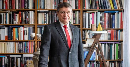 "Groza, której doświadczamy, czytając 'Mein Kampf', może być przydatna"