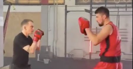 Tak Jaś Kapela szykuje się do walki. Kossakowski ma się czego bać?