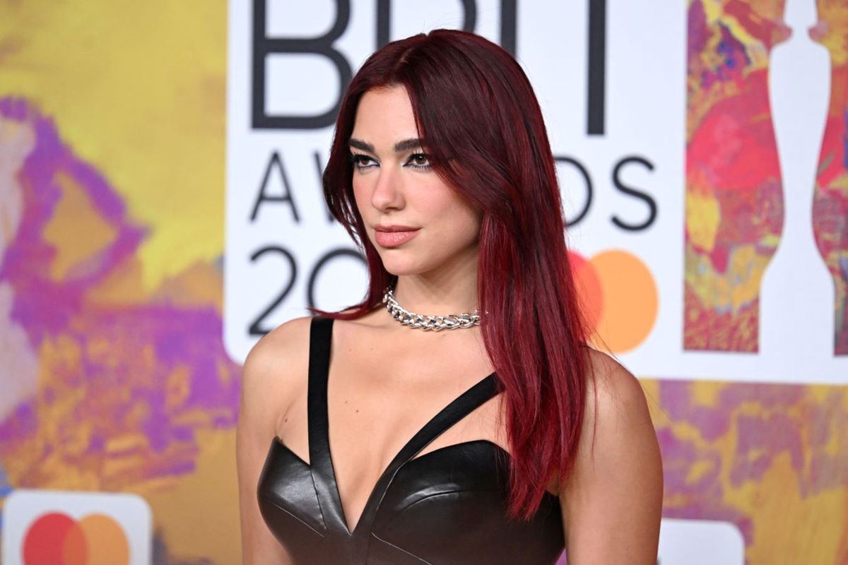 Dua Lipa zaczęła karierę w wieku 14 lat od śpiewania coverów w sieci