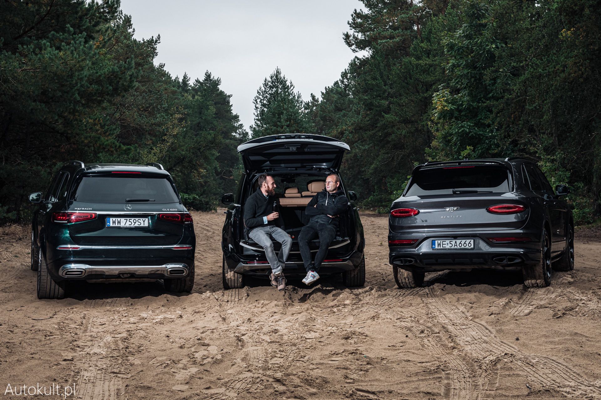 Range Rover (2022) vs Bentley Bentayga S (2022) vs Mercedes-Maybach GLS 600 (2022)