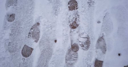 IMGW ostrzega przed marznącymi opadami i gołoledzią w woj. lubelskim. Ostrzeżenie obowiązuje do czwartku, 14 listopada