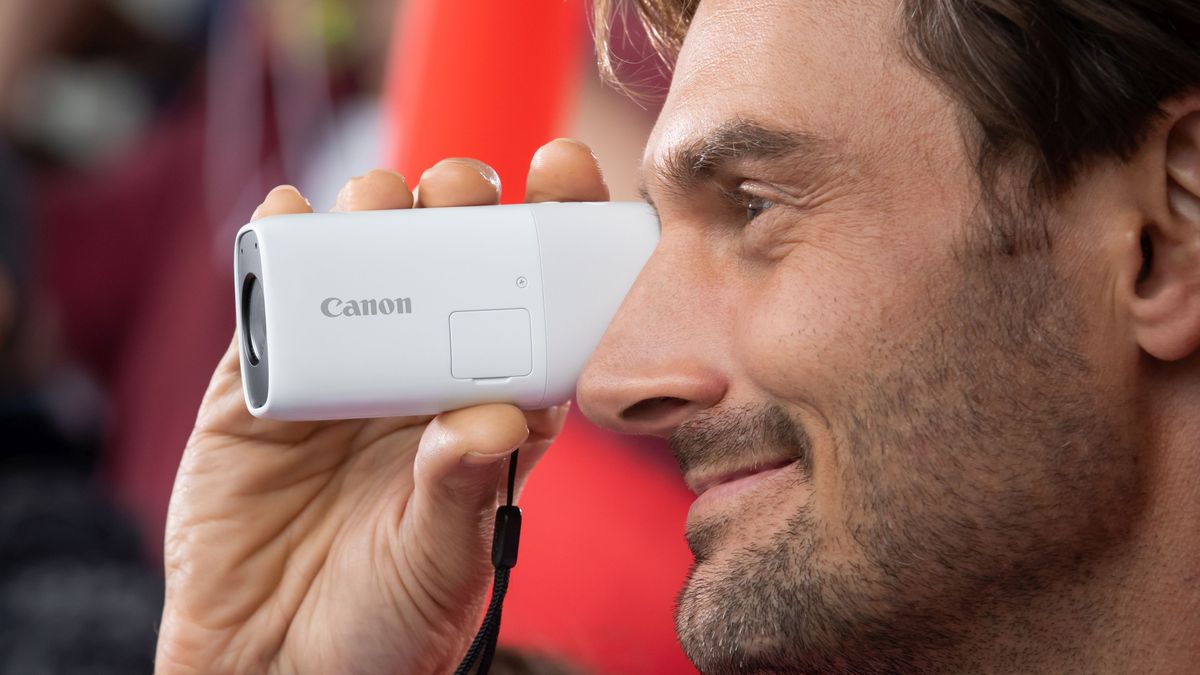 Canon PowerShoot Zoom to aparat jak luneta. Pozwoli na znaczne zbliżenia 1