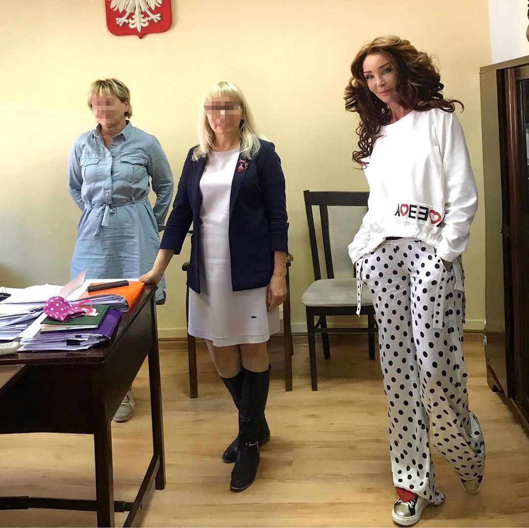 Ewa Minge pomaga potrzebującym