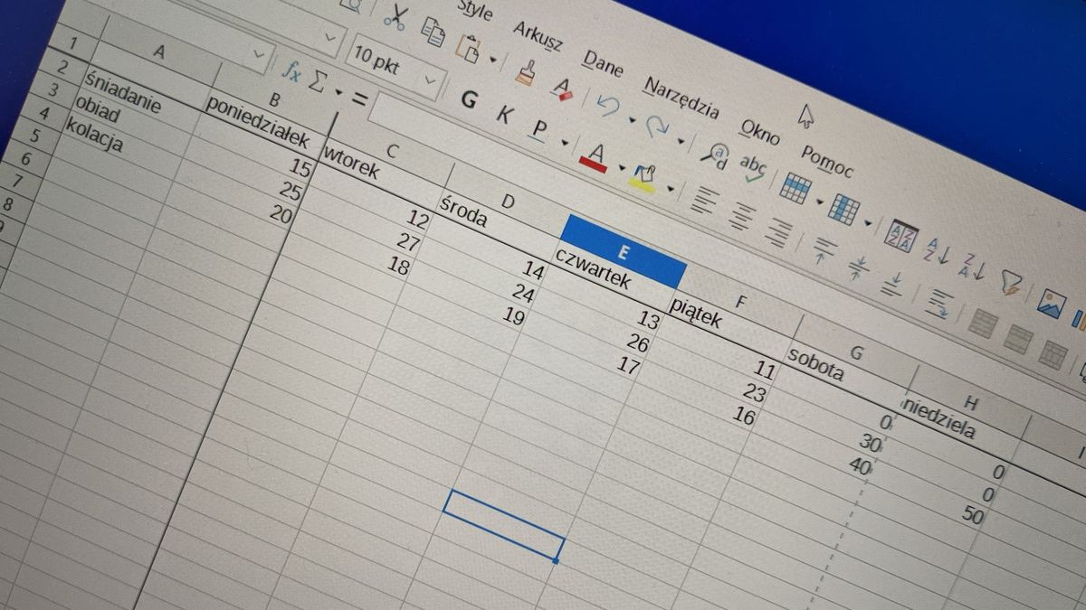 Blokowanie wiersza w programie LibreOffice Calc.