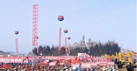 Korea Północna świętuje. "Luksusowa ulica socjalizmu pełna szczęścia ludzi"