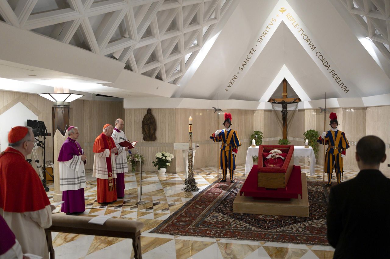 Przeniosą ciało papieża. Są wszystkie szczegóły