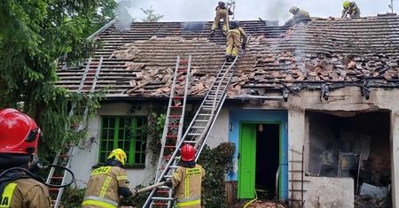 Tragiczny pożar w Puszczykowie. W środku znaleziono ciało