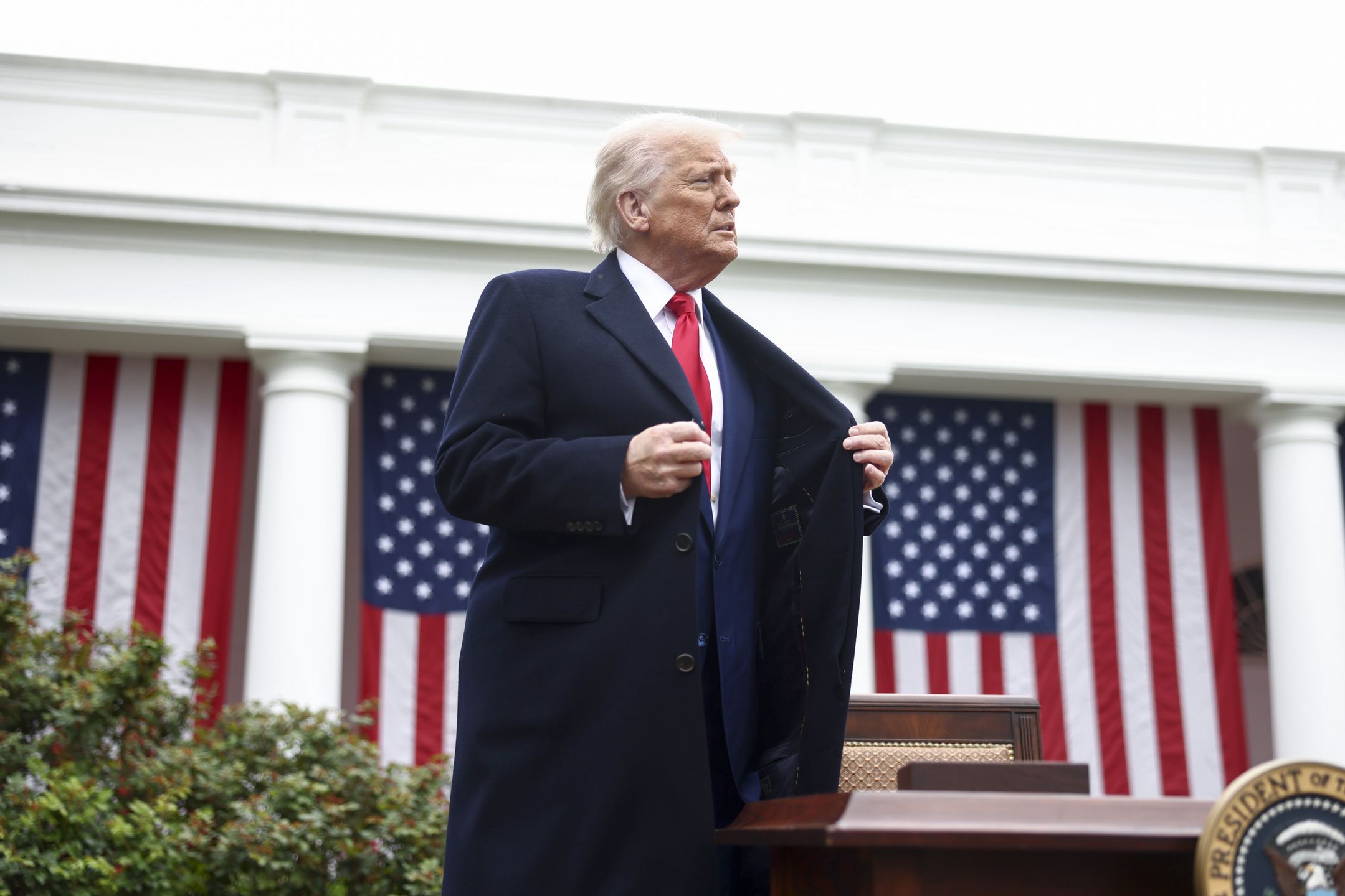 US President Trump unveils new tariffs on so-called Liberation Day
epa12006128 US President Donald Trump before signing an executive order implementing new reciprocal tariffs against US trading partners in the Rose Garden of the White House in Washington, DC, USA, 02 April 2025. Trump has branded the day 'Liberation Day', though most economists expect US consumers to foot the costs.  EPA/JIM LO SCALZO / POOL 
Dostawca: PAP/EPA.
JIM LO SCALZO / POOL
flag, trade, politics, outside