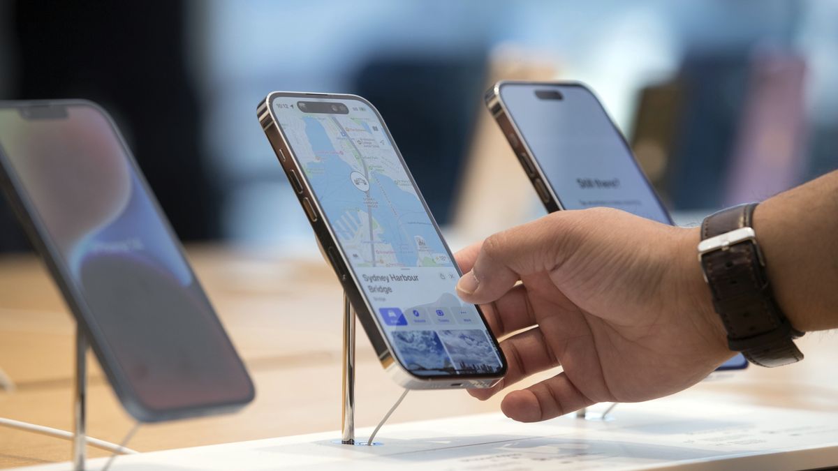 Opłata za smartfony. Eksperci: zapłacimy więcej. Rząd się broni