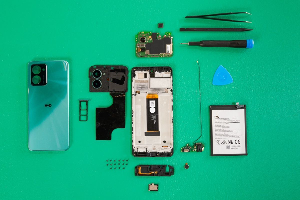 Phonecore_Repairability_Flatlay