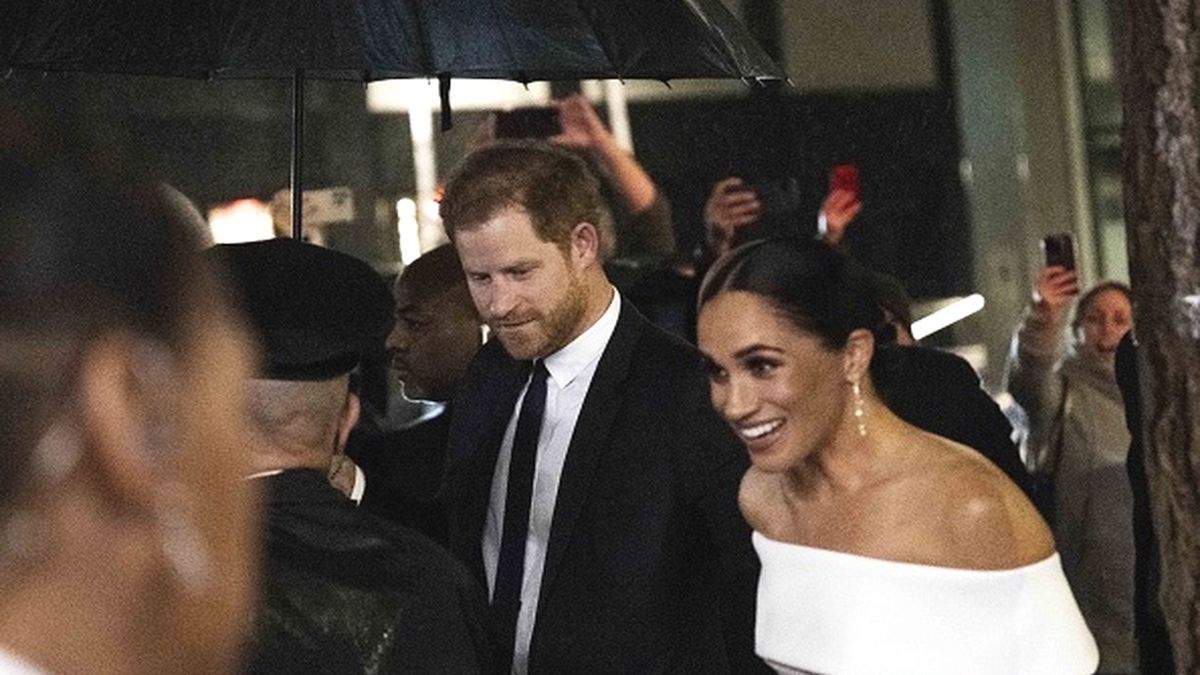 Meghan Markle i książę Harry twierdzili, że byli ścigani przez paparazzi i doszło do niebezpiecznej sytuacji. Jaka jest prawda?