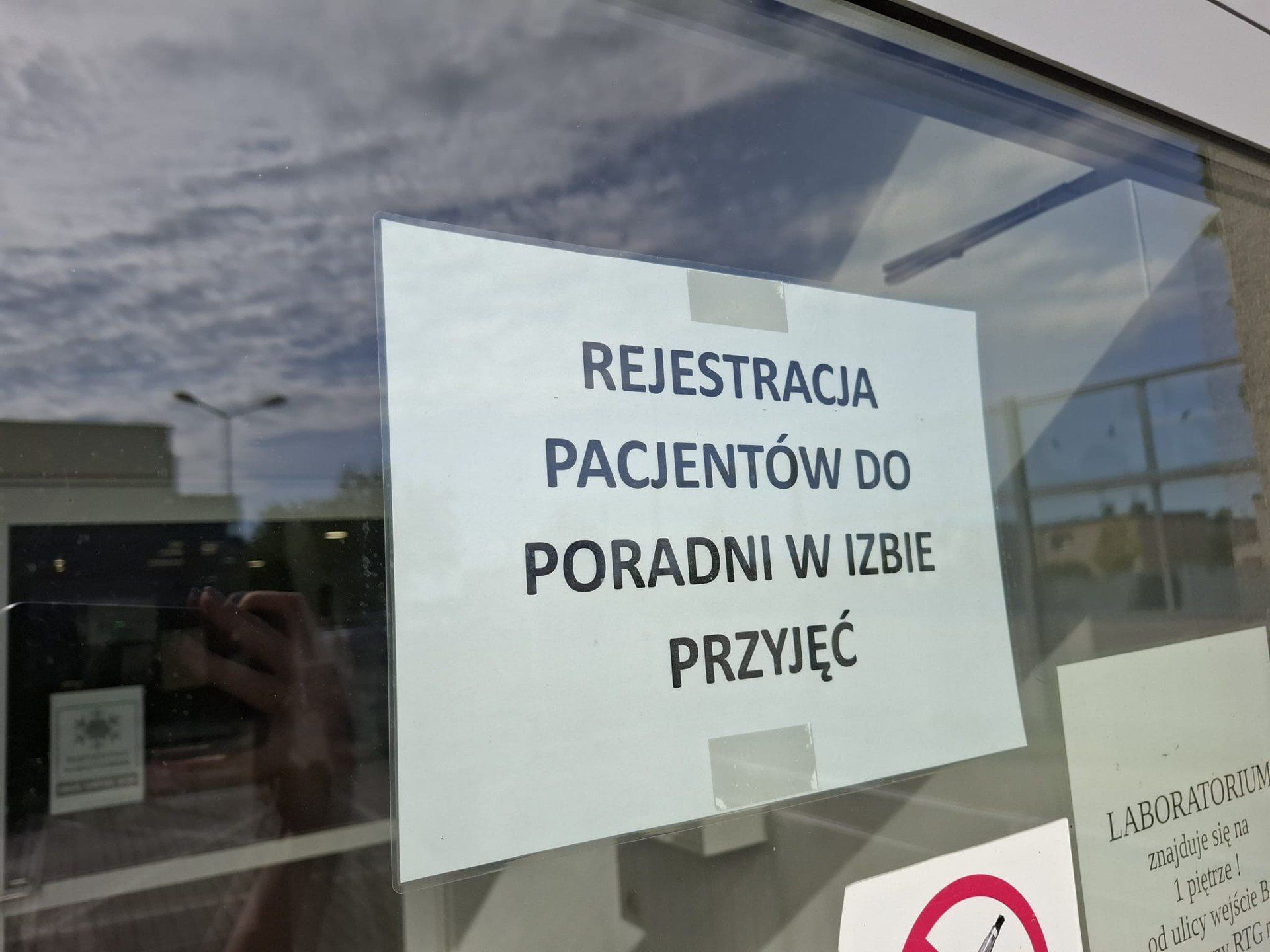 Centrum Obsługi Pacjenta to nowość w grodziskim szpitalu. Dyrekcja zapowiadała jego uruchomienie jako rozwiązanie problemów pacjentów, którzy po przyjściu do szpitala często nie wiedzieli, gdzie się zgłosić i mieli trudności z rejestracją