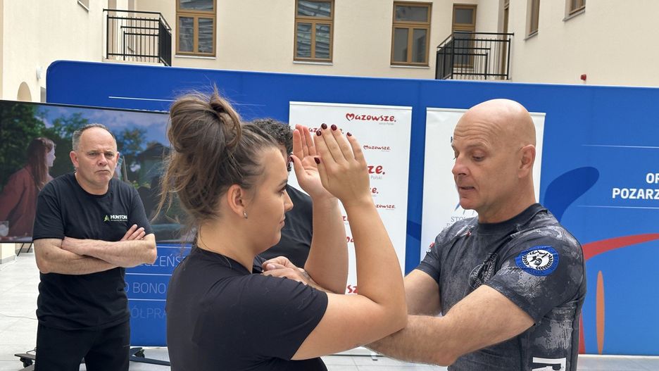 Szkolenie prowadził fachowiec z najlepszymi umiejętnościami - dyrektor oddziału Krav Maga Radom, były funkcjonariusz jednostki antyterrorystycznej Dariusz Kołodziej.