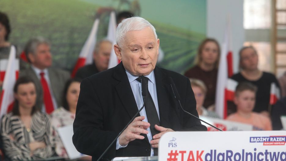 Śniadowo, 09.03.2024. Prezes PiS Jarosław Kaczyński przemawia podczas otwartego spotkania z mieszkańcami Śniadowa, 9 bm. (sko) PAP/Artur Reszko