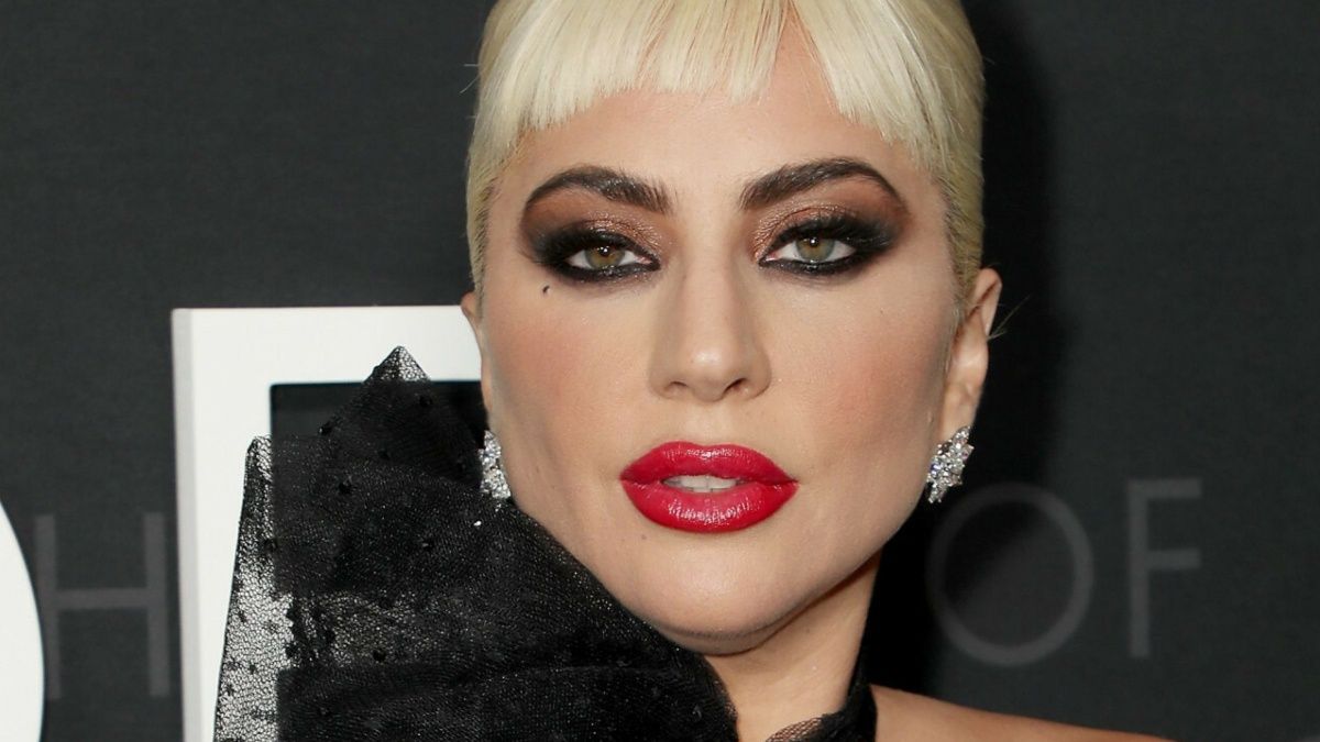 Lady Gaga namówiła Salmę Hayek na pikantną scenę
