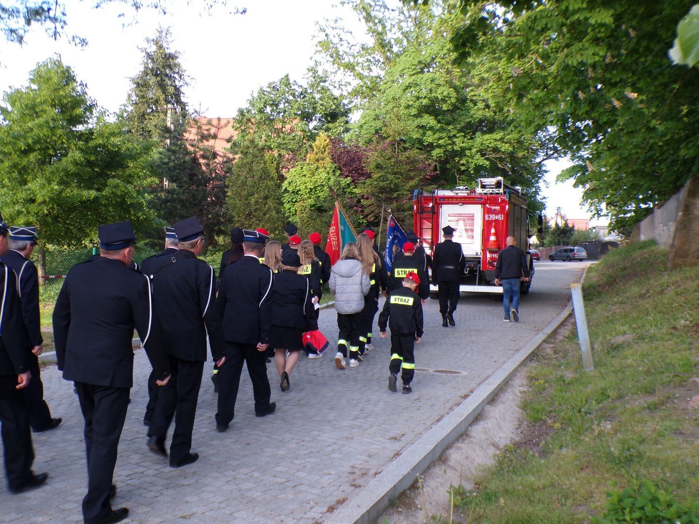 Uroczyste przejście ulicami Łekna
