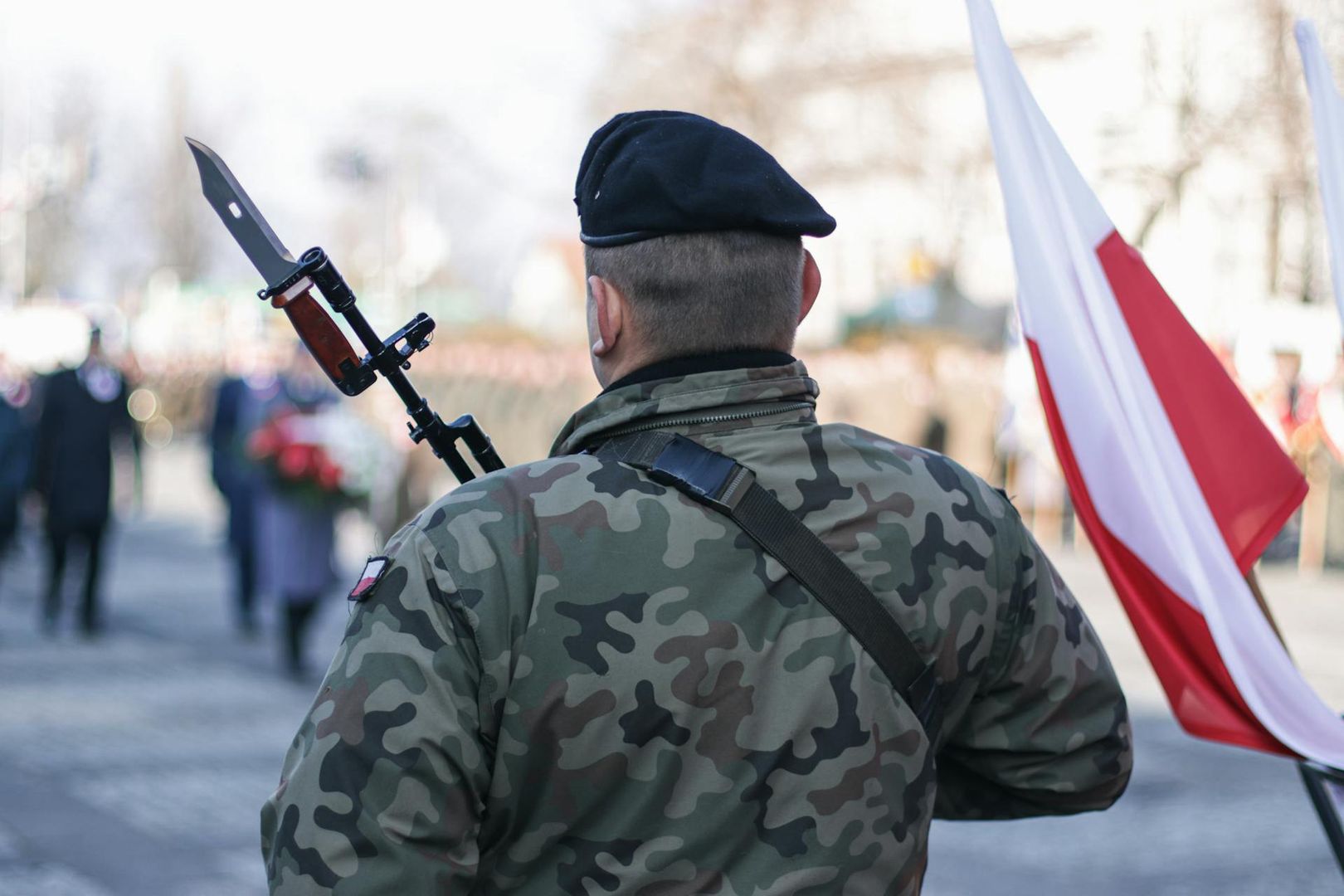 Co jedzą polscy żołnierze? Zupę parówkową porównano do pomyj