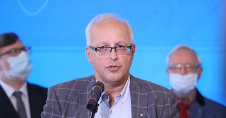 Nowa odmiana koronawirusa. Prof. Flisiak tłumaczy i uspokaja