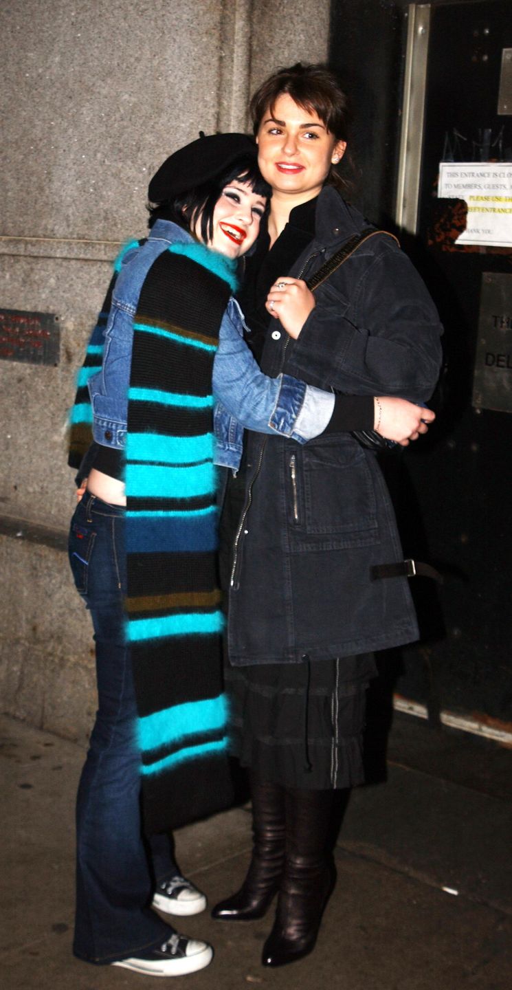 Kelly i Aimee Osbourne w 2002 r. 
