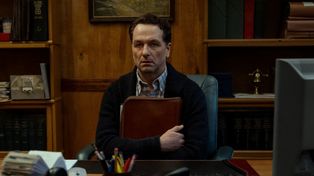 W tym tygodniu 2 nowe seriale podbiją streaming: wysokooktanowy thriller akcji wjedzie na Netflix, Apple TV szykuje mroczny hit o pełnym tajemnic miasteczku