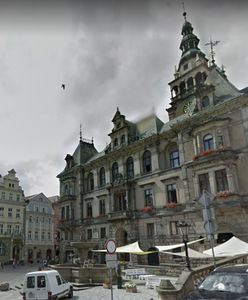 Kłodzko. PKP stawia maszt. Protesty mieszkańców na marne