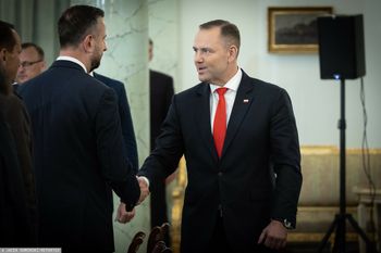 Przełom na linii rząd-prezydent. Kulisy decyzji o spotkaniu z szefami służb