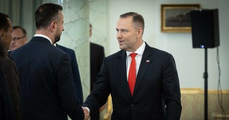 Przełom na linii rząd-prezydent. Kulisy decyzji o spotkaniu z szefami służb
