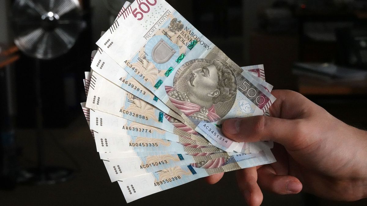 Kobieta po trzydziestce może wziąć kredyt na 25 lat. Mężczyzna w takiej samej sytuacji materialnej - już na 30.