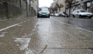 Pogoda. "Szklanka" na drogach. "Auta leżą w rowie co kilka metrów"