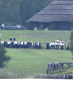 Piotr Woźniak-Starak. Pogrzeb w posiadłości w Fuledzie na Mazurach