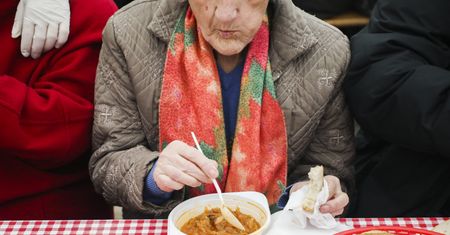 Bieda dotyka ponad dwa miliony Polaków. Raport organizatora Szlachetnej Paczki