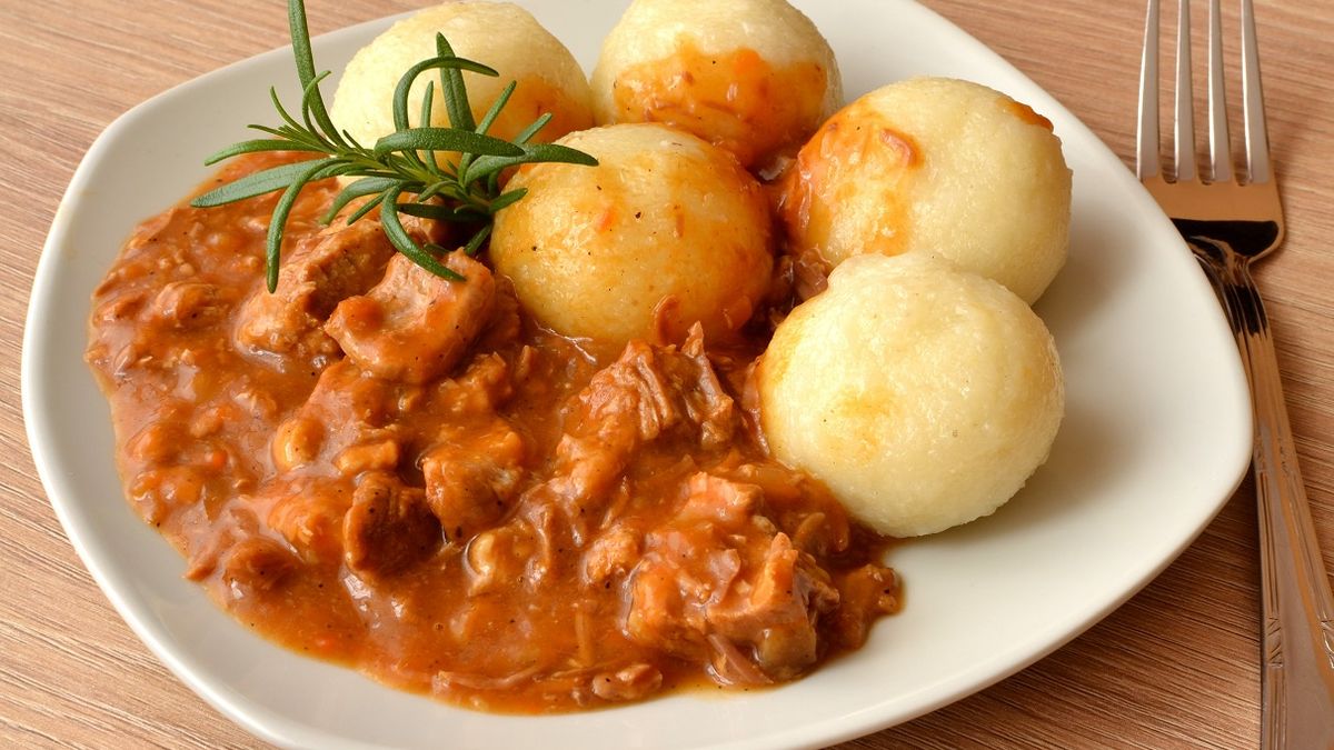 Dodaj do mięsa 2 łyżki. Zmięknie szybko i będzie rozpływać się w ustach