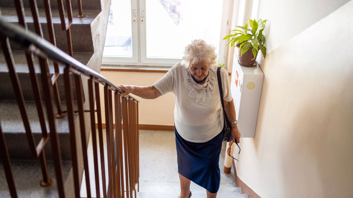 W Polsce coraz więcej osób staje się więźniami czwartego piętra