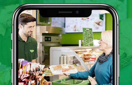 Żabka wprowadza aplikację dla prowadzących sklepy. „Pobrała ją większość franczyzobiorców”