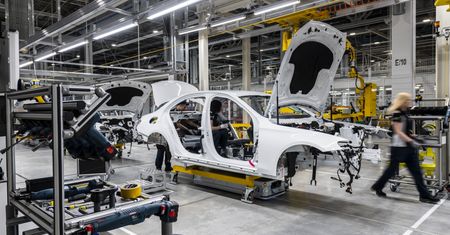 Mercedes opuszcza Rosję. Lepiej późno, niż wcale